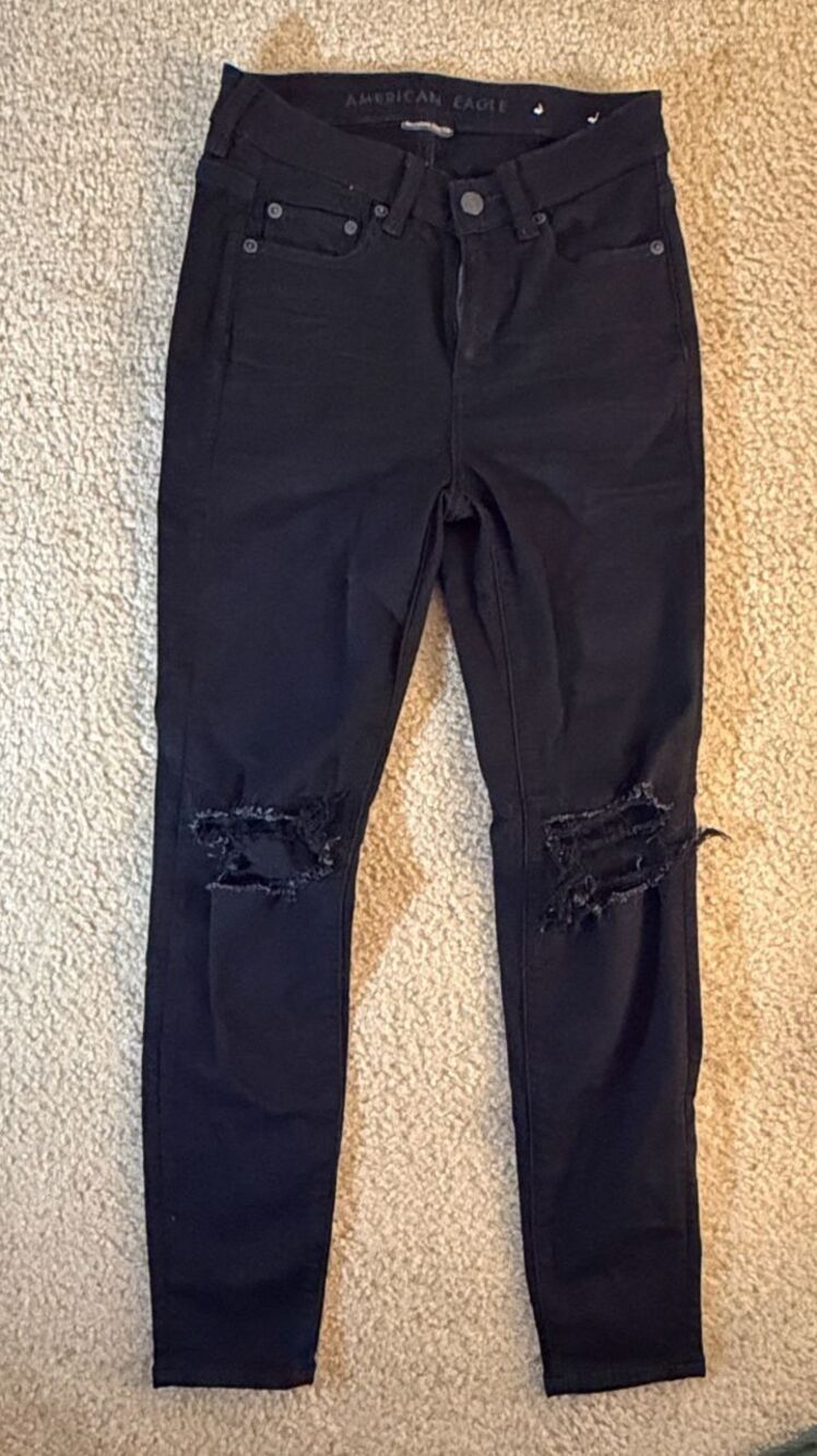 American Eagle Next Level Black Distressed Skinny Jeans Size 4 X-Short